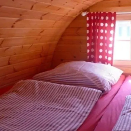 Campsite Schlafen Im Fass Mit Sonnenuntergang Blick